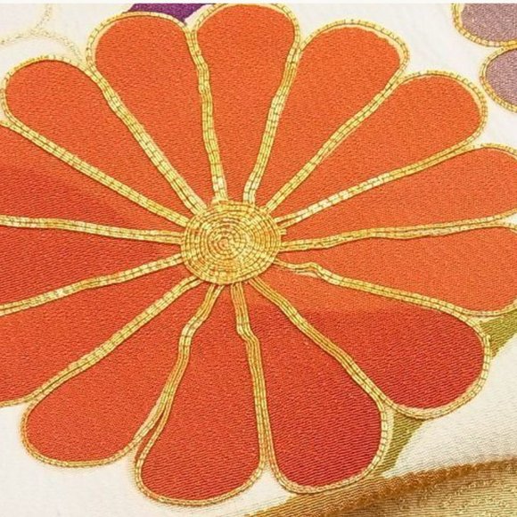 Japanese wedding kimono, gorgeous long-sleeved kimono, rhombus Gold color gem - Picture 5 of 7